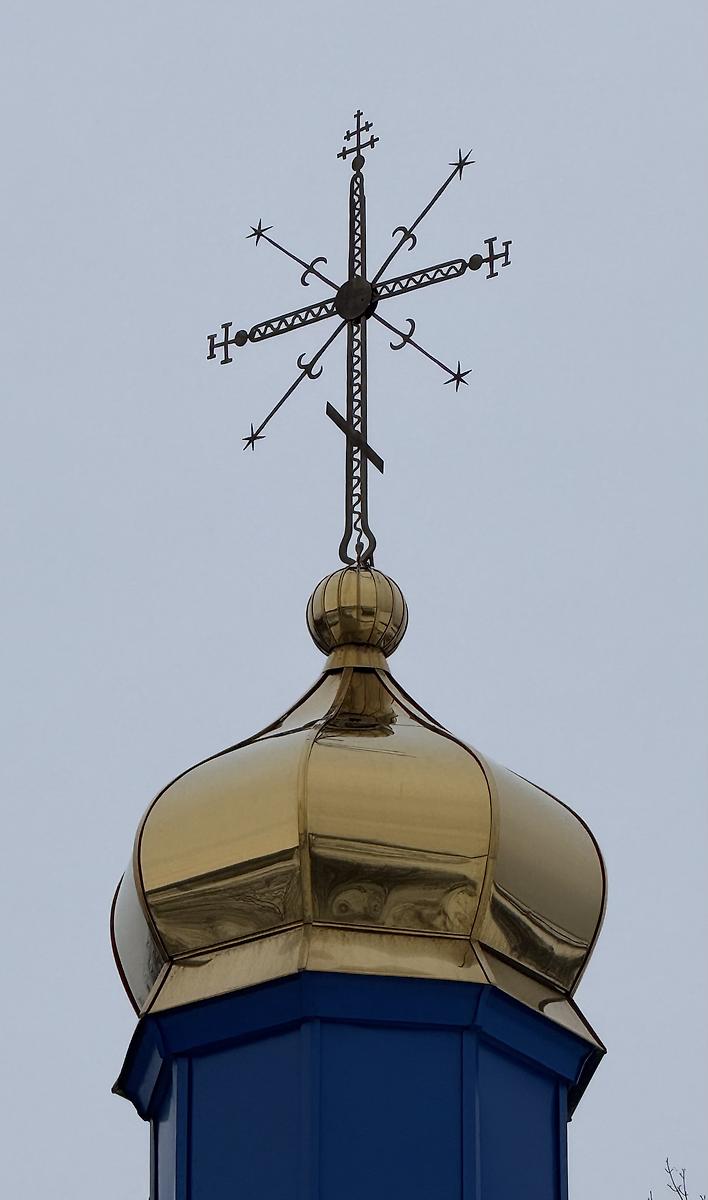 Крест на главном куполе храма, архитектурные детали. Церковь Успения Пресвятой Богородицы, Шишово (Каменецкий район, Беларусь, Брестская область)