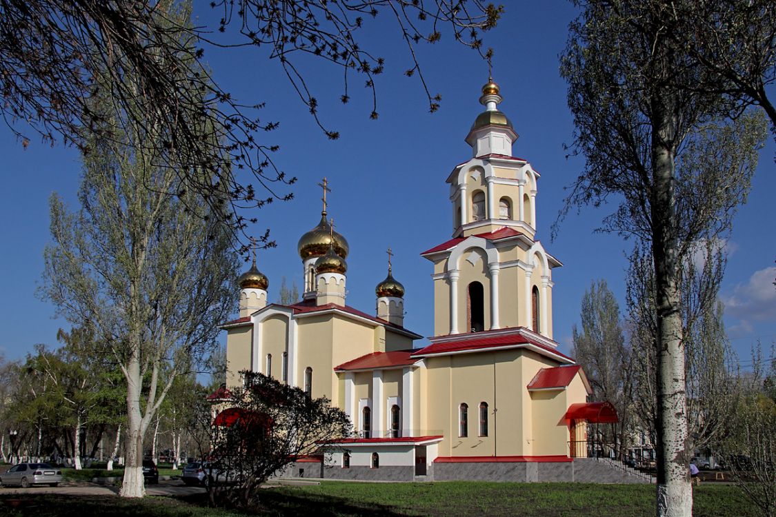 Самара. Церковь Жён-мироносиц на Московском шоссе. общий вид в ландшафте