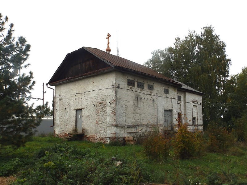 Плёс. Церковь Петра и Павла. общий вид в ландшафте