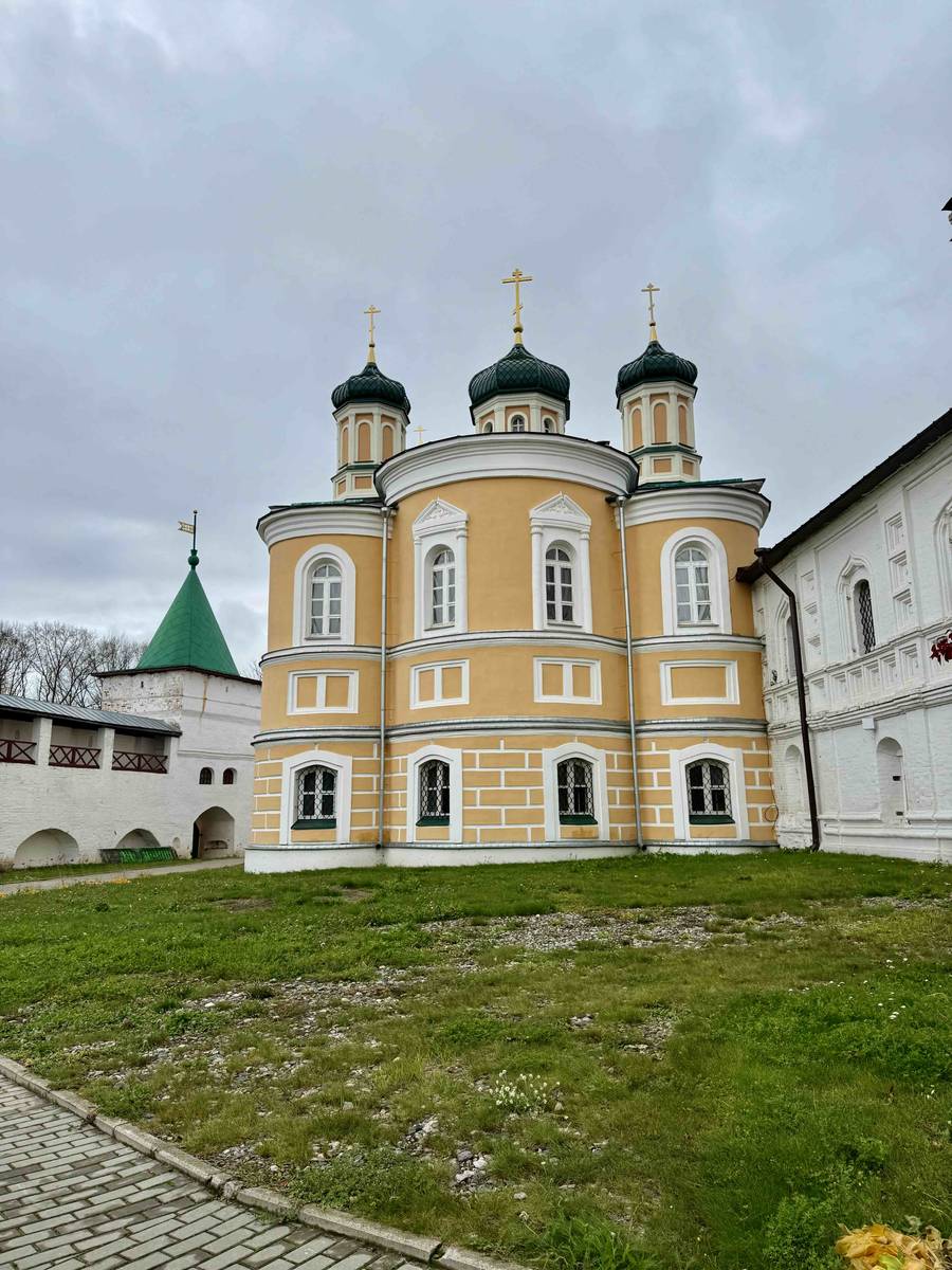 Троицкий Ипатьевский монастырь. Церковь Рождества Пресвятой Богородицы (новая), Кострома (Кострома, город, Костромская область). фасады