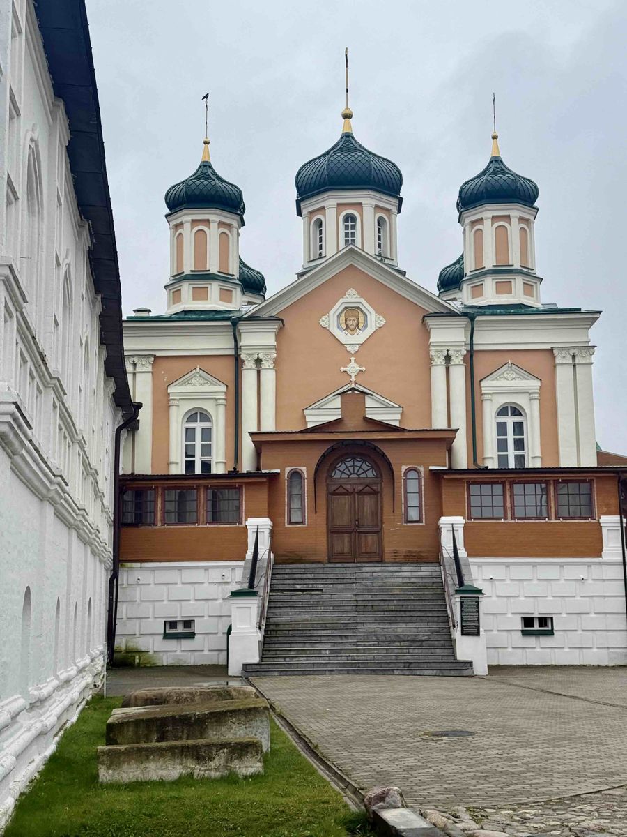 Троицкий Ипатьевский монастырь. Церковь Рождества Пресвятой Богородицы (новая), Кострома (Кострома, город, Костромская область). фасады