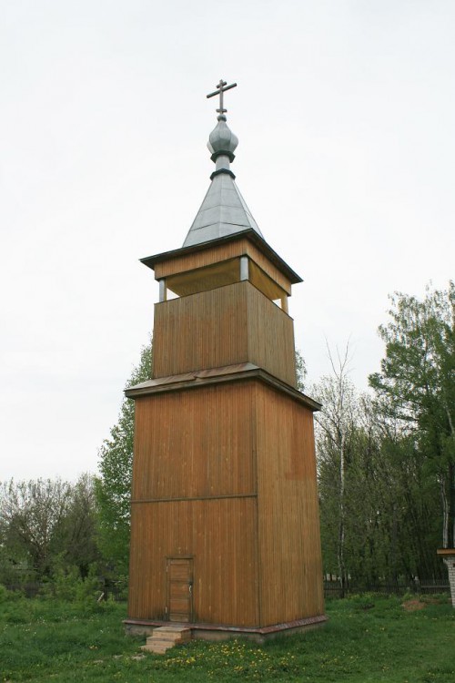 Пижанка. Церковь Рождества Христова. общий вид в ландшафте, Звонница