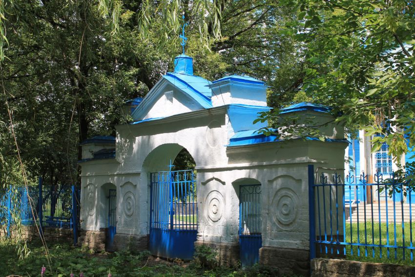 Церковь Рождества Пресвятой Богородицы, Рождественская (Изобильненский район, Ставропольский край). дополнительная информация, Ворота