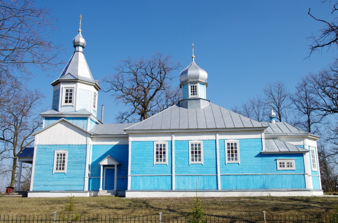 Черняны. Церковь Рождества Пресвятой Богородицы. общий вид в ландшафте