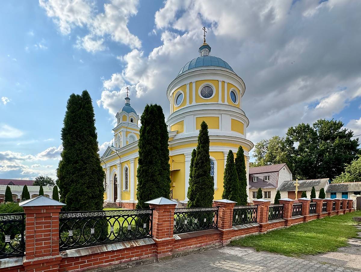 Вид с юго-востока, фасады. Собор Александра Невского, Пружаны (Пружанский район, Беларусь, Брестская область)
