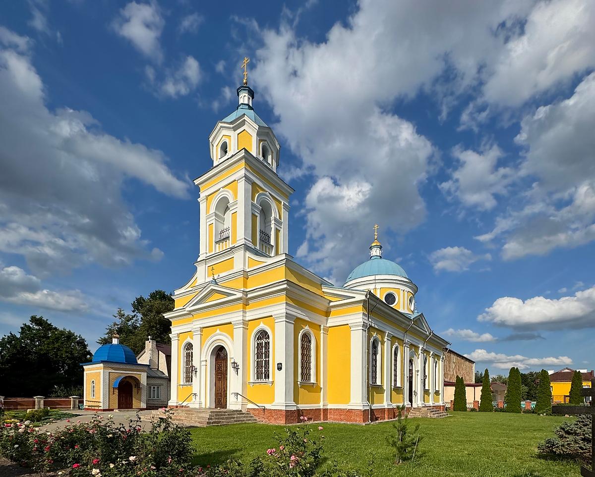 Вид с юго-запада, фасады. Собор Александра Невского, Пружаны (Пружанский район, Беларусь, Брестская область)