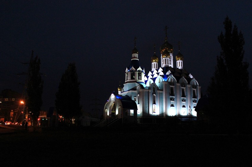 Самара. Церковь Собора Самарских Святых. художественные фотографии, Вид в художественной подсветке