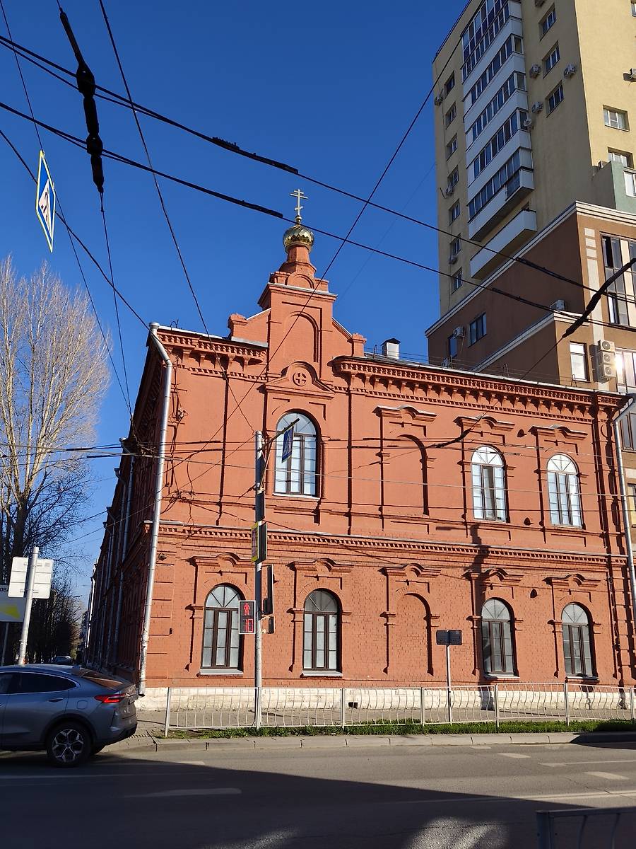 у церкви обновлен купол, фасады. Домовая церковь Иакова и Иоанна Апостолов при бывшей Соколовской богадельне, Самара (Самара, город, Самарская область)