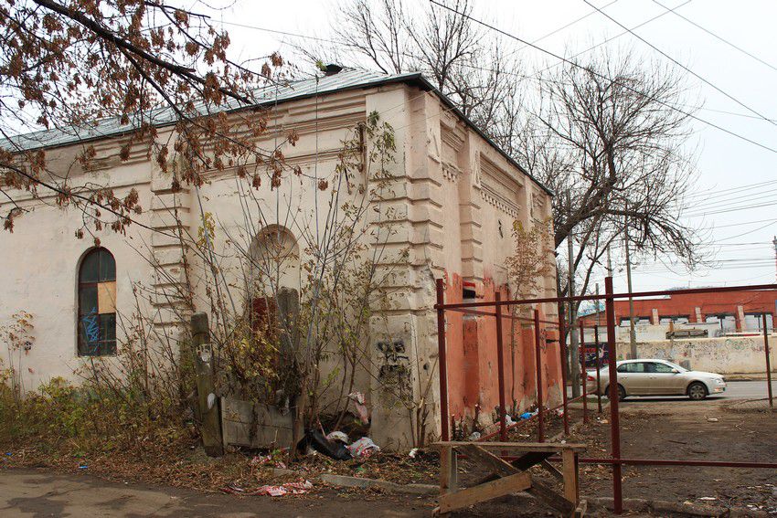 Церковь Казанской иконы Божией Матери при бывшей Епархиальной богадельне им. Александра III, Самара (Самара, город, Самарская область). дополнительная информация, Вид со стороны внутреннего двора