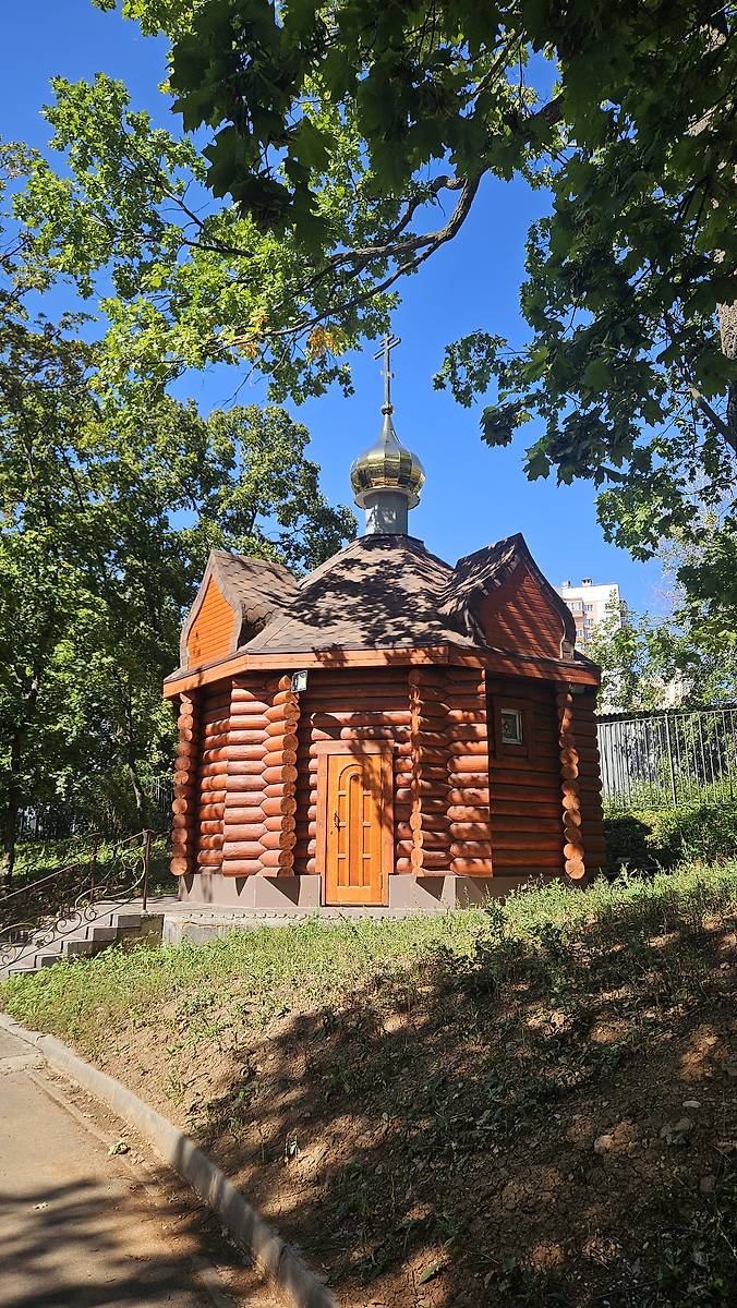 Скорее всего купель рядом со Спиридоновским прудов на территории храма, дополнительная информация. Церковь Спиридона Тримифунтского, Самара (Самара, город, Самарская область)