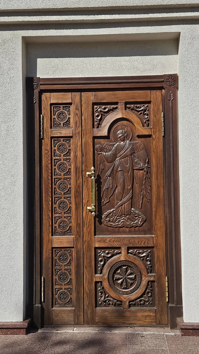 Резьба на дверях храма, архитектурные детали. Церковь Спиридона Тримифунтского, Самара (Самара, город, Самарская область)