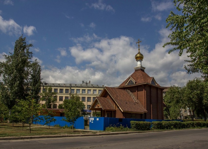 Самара. Церковь Смоленской иконы Божией Матери на новой Хлебной площади. общий вид в ландшафте