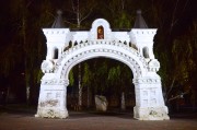Никольский мужской монастырь, Ворота Никольского мужского монастыря в ночной подсветке<br>, Самара, Самара, город, Самарская область