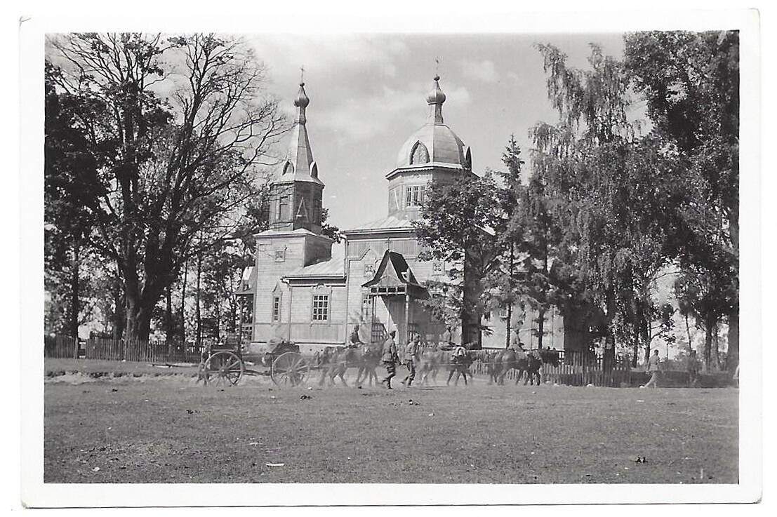 Белоуша. Церковь Троицы Живоначальной. архивная фотография, Фото 1941 г. с аукциона e-bay.de