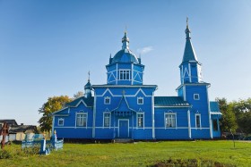 Белоуша. Церковь Троицы Живоначальной