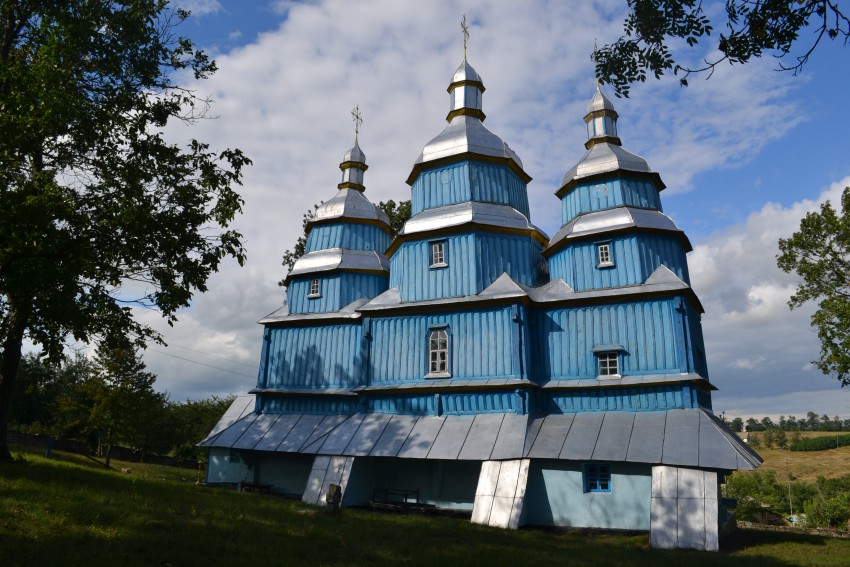 Руданское. Церковь Успения Пресвятой Богородицы. общий вид в ландшафте, фото Ирины Слободянюк