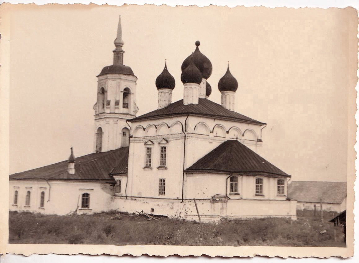 Собор Воскресения Христова, Великие Луки (Великолукский район и г. Великие Луки, Псковская область). архивная фотография, Вид с юго-восточной стороны. Фото 1941 г. с аукциона e-bay.de