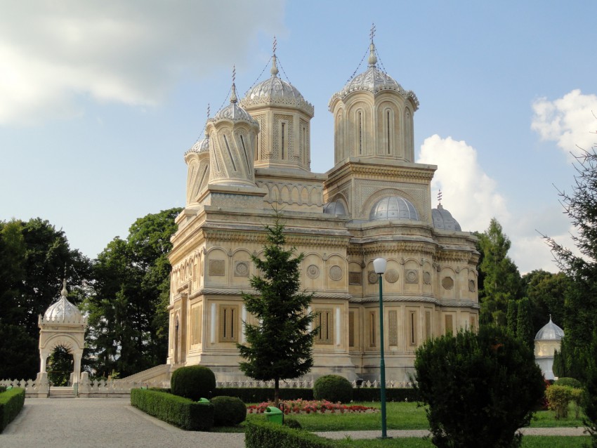 Собор Успения Пресвятой Богородицы, Куртя-де-Арджеш (Арджеш, Румыния). фасады