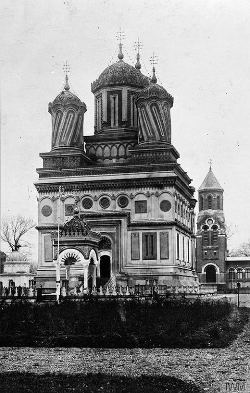 Куртя-де-Арджеш. Собор Успения Пресвятой Богородицы. архивная фотография, Фото с сайта http://www.iwm.org.uk/collections/item/object/205331874