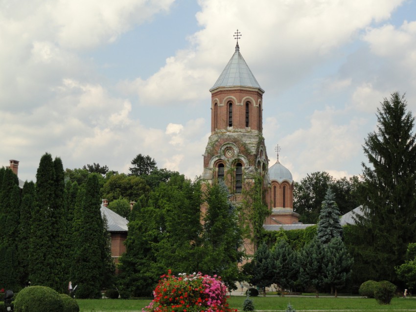 Церковь Филофеи Румынской, Куртя-де-Арджеш (Арджеш, Румыния). фасады