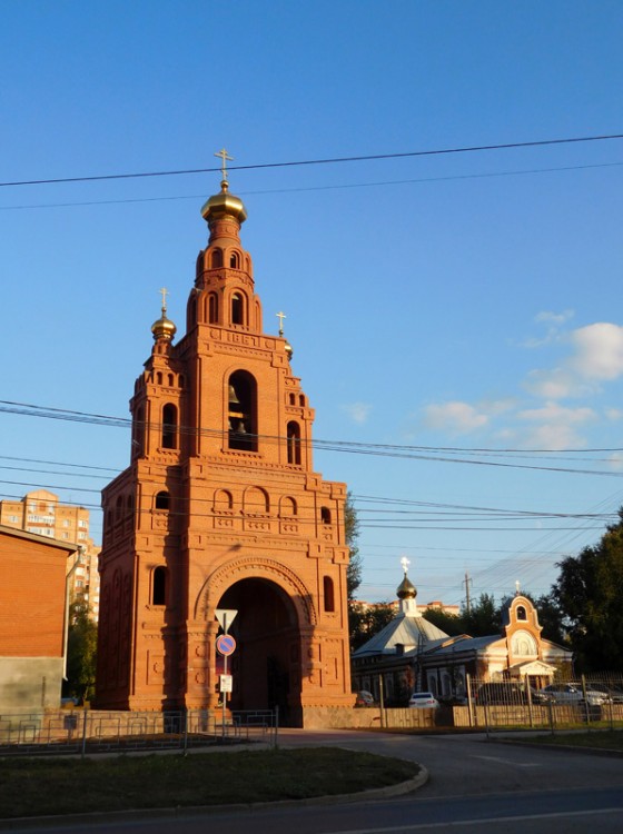 Самара. Церковь Иоанна Предтечи в бывшем Загородном архиерейском скиту. общий вид в ландшафте, Строящаяся колокольня