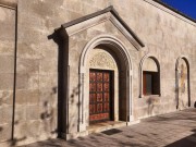 Троицкий монастырь, Дверь в нижнем ярусе монастырского комплекса<br>, Самеба, Аджария, Грузия