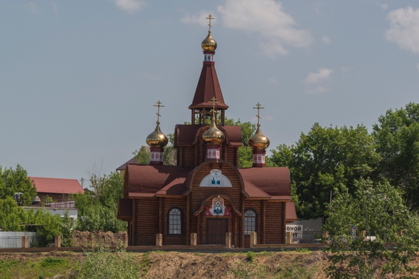 Самара. Церковь Митрофана Воронежского на Октябрьском спуске. общий вид в ландшафте