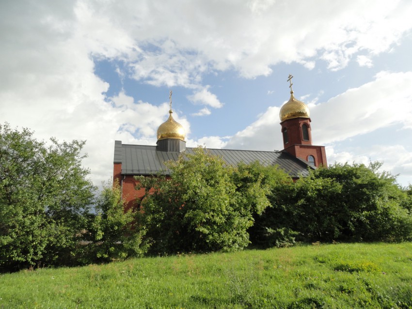 Клайпеда. Старообрядческая моленная Успения Пресвятой Богородицы и Михаила Архангела. общий вид в ландшафте