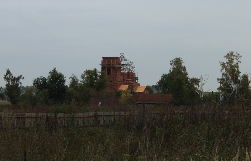 Церковь Рождества Христова, Степная Шентала (Кошкинский район, Самарская область). документальные фотографии, Общий вид Рождественской церкви в панораме Степной Шенталы