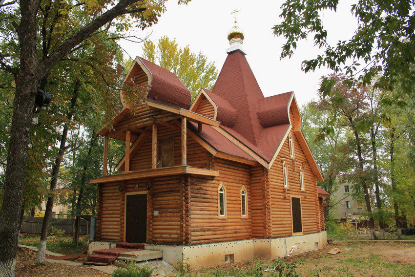 Церковь Смоленской иконы Божией Матери, Управленческий (Самара, город, Самарская область). дополнительная информация, Церковь в октябре 2013 года, до завершения строительных работ