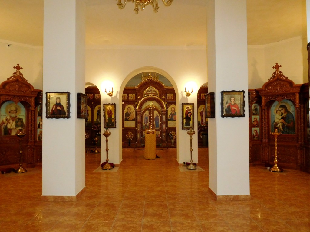 Церковь Алексия, митрополита Московского, Красная Глинка (Самара, город, Самарская область). интерьер и убранство,  Интерьер нижнего храма, освященного в честь Алексия, митрополита Московского