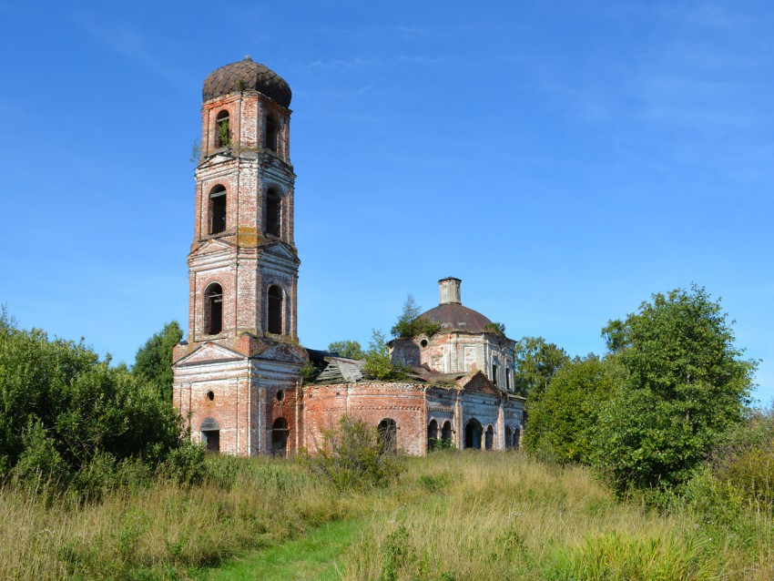 Церковь Казанской иконы Божией Матери, Русское-Кошево, урочище (Краснохолмский район, Тверская область). общий вид в ландшафте, Вид на храм с юго-запада