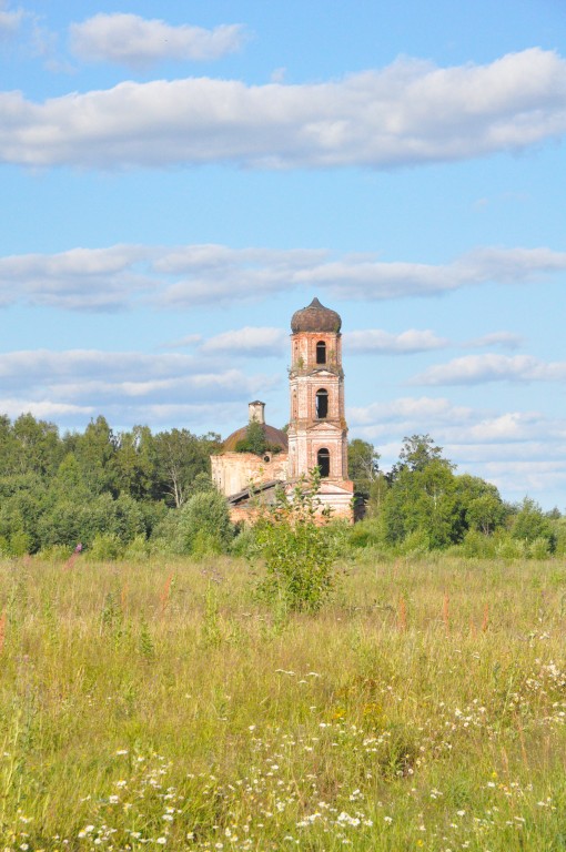 Церковь Казанской иконы Божией Матери, Русское-Кошево, урочище (Краснохолмский район, Тверская область). общий вид в ландшафте