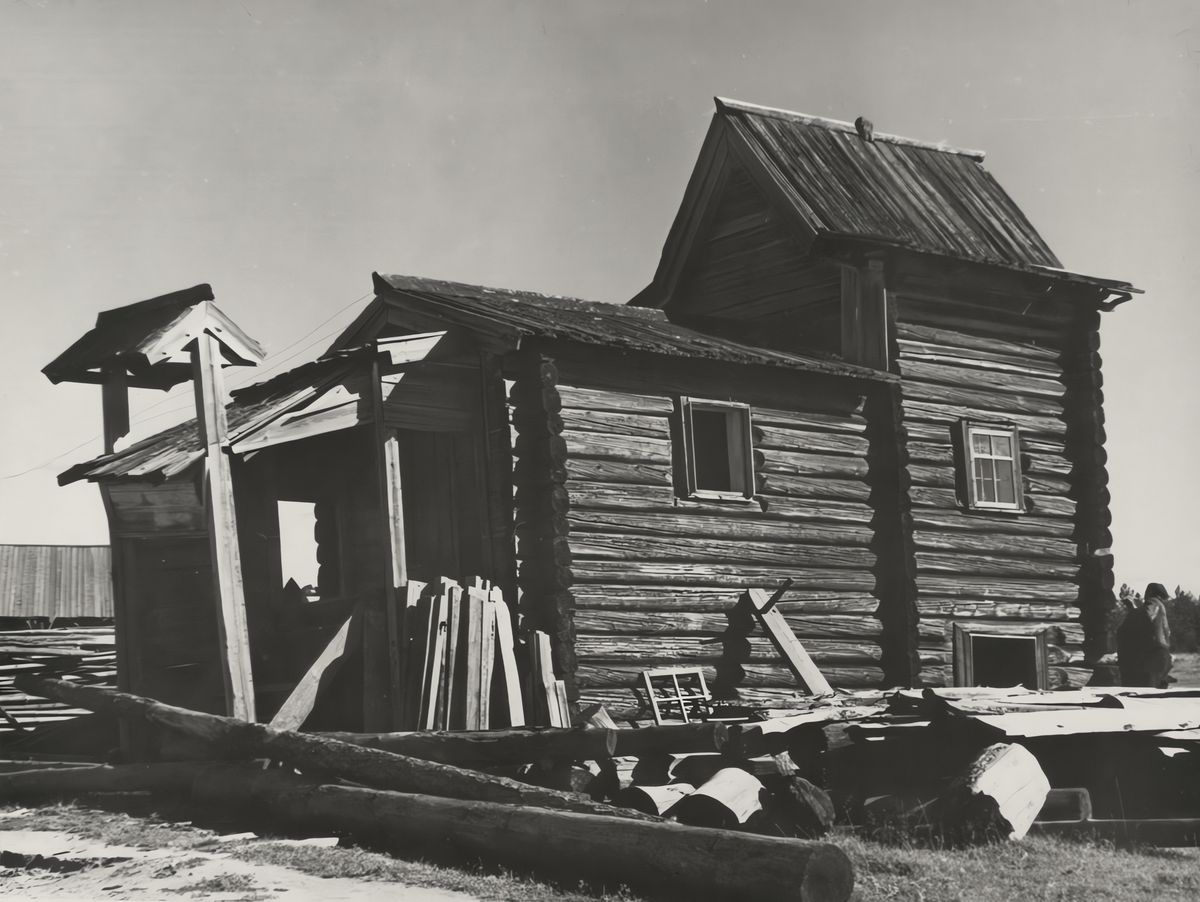 Часовня в 1970-е гг. Архив Архангельского областного краеведческого музея, архивная фотография. Часовня Георгия Победоносца, Чешегора (Пинежский район, Архангельская область)