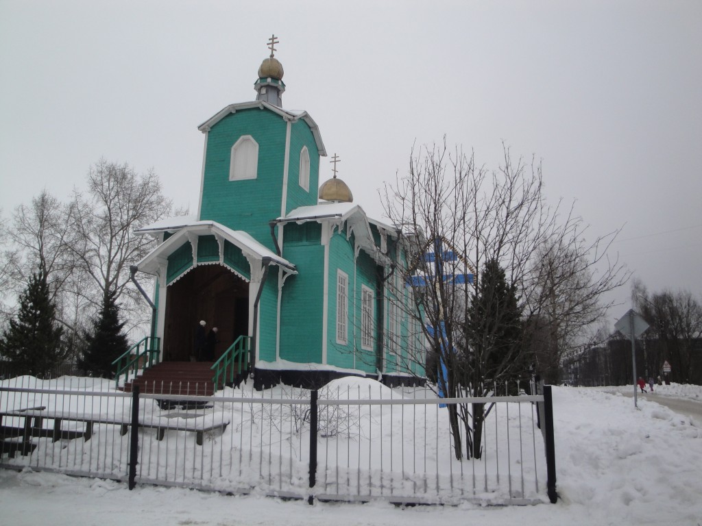 Исакогорка. Церковь Сергия Радонежского. фасады, Вход в церковь