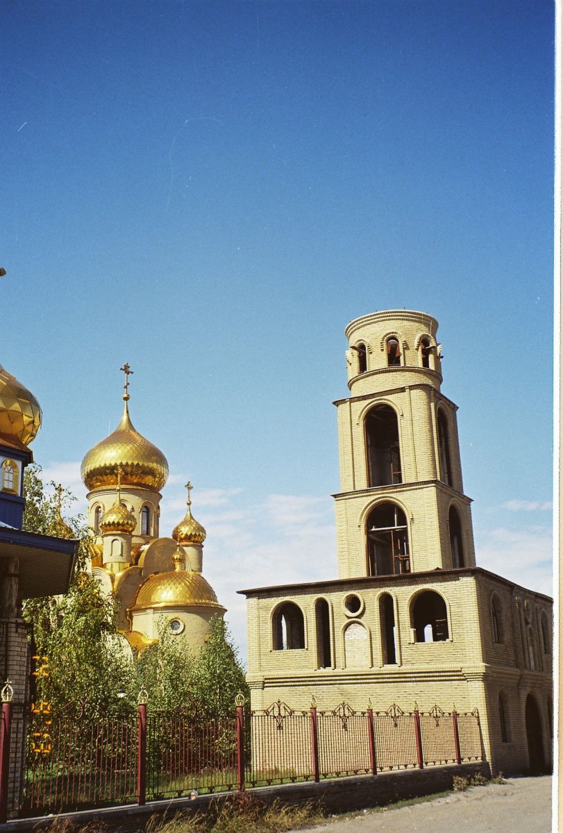 Харцызск. Церковь Иверской иконы Божией Матери. фасады