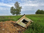 Неизвестная часовня, пепелище рядом с местом часовни, на котором свален ее уцелевший фрагмент(?)<br>, Ершова, Пудожский район, Республика Карелия