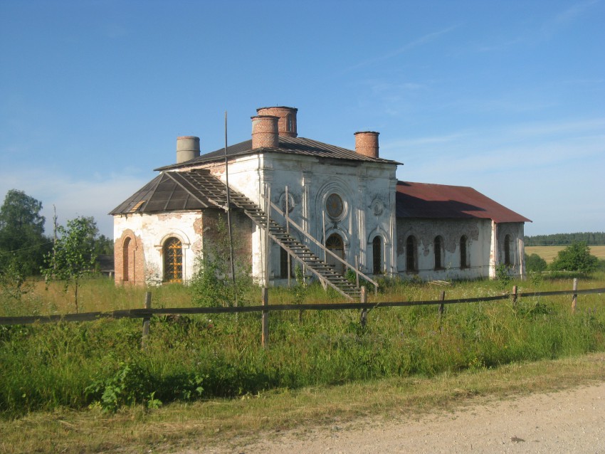 Церковь Николая Чудотворца, Слудная (Верховажский район, Вологодская область). общий вид в ландшафте