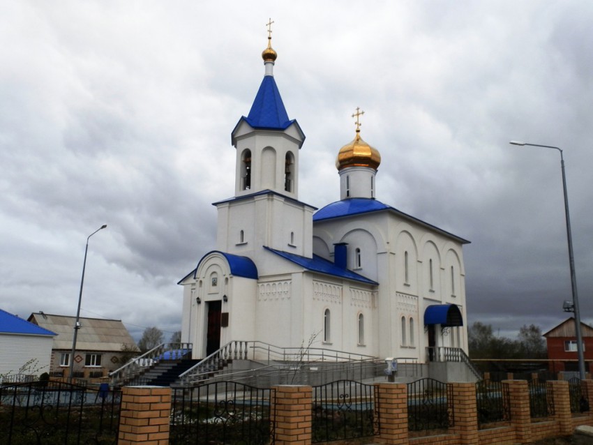 Церковь Симеона Верхотурского, Приобье (Октябрьский район, Ханты-Мансийский автономный округ). общий вид в ландшафте, Приобье. Церковь Симеона Верхотурского