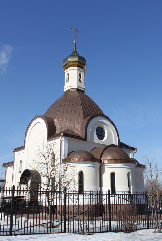 Крылатское. Церковь Ермогена, Патриарха Московского, в Крылатском. фасады, Вид с юго-востока