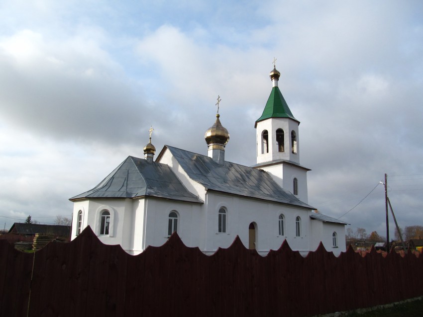 Зуевка. Церковь Михаила Архангела. общий вид в ландшафте, Вид с северо-востока