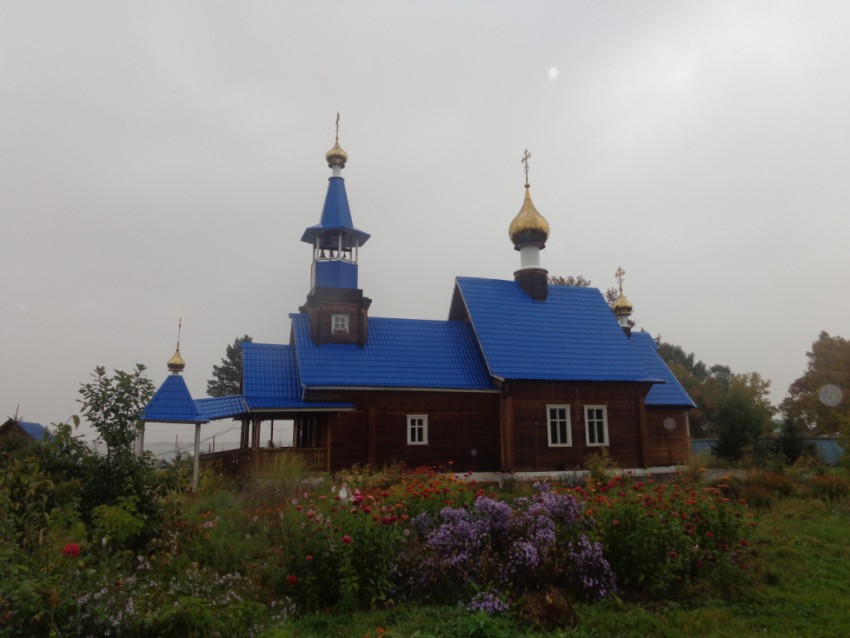 Церковь Троицы Живоначальной, Троицкое (Нанайский район, Хабаровский край). общий вид в ландшафте