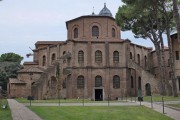 Церковь Виталия Миланского, Храм, как и многие византийские церкви Юстиниановой эпохи, имеет октогональную проекцию<br>, Равенна, Италия, Прочие страны