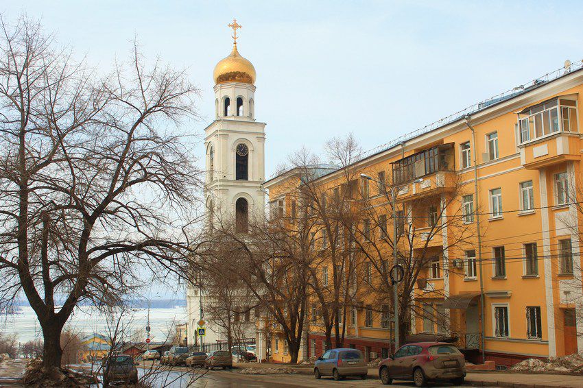 Самара. Иверский женский монастырь. Церковь Николая Чудотворца в колокольне (воссозданная). дополнительная информация, Вид по улице Вилоновской