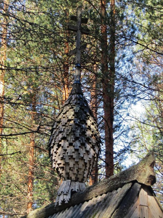 Часовня Рождества Пресвятой Богородицы, Пелусозеро (Пудожский район, Республика Карелия). архитектурные детали, охлупень и главка с крестом