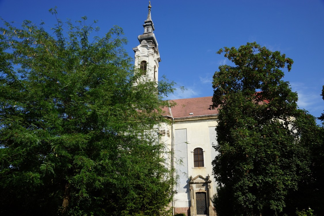 Мишкольц. Церковь Троицы Живоначальной. фасады