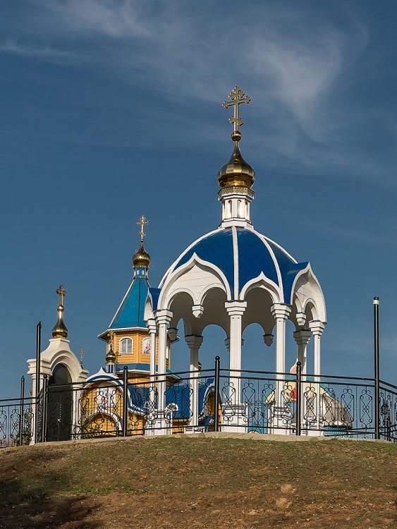 Троицкий женский монастырь. Часовня Казанской иконы Божией Матери, Ташла (Ставропольский район, Самарская область). общий вид в ландшафте