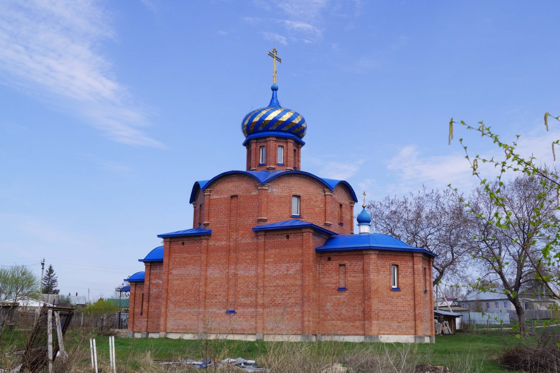 Васильевка. Церковь Михаила Архангела. общий вид в ландшафте
