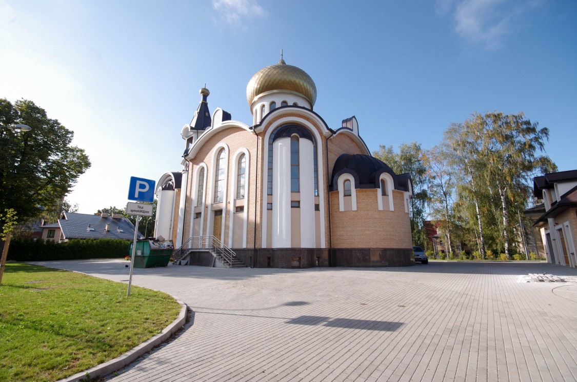 Церковь Новомучеников и исповедников Церкви Русской, Рига (Рига, город, Латвия). фасады, Алтарная часть церкви.