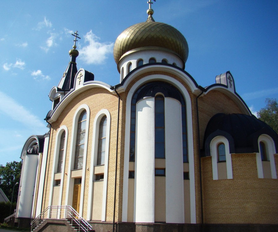 Рига. Церковь Новомучеников и исповедников Церкви Русской. фасады, Вид с правой стороны
